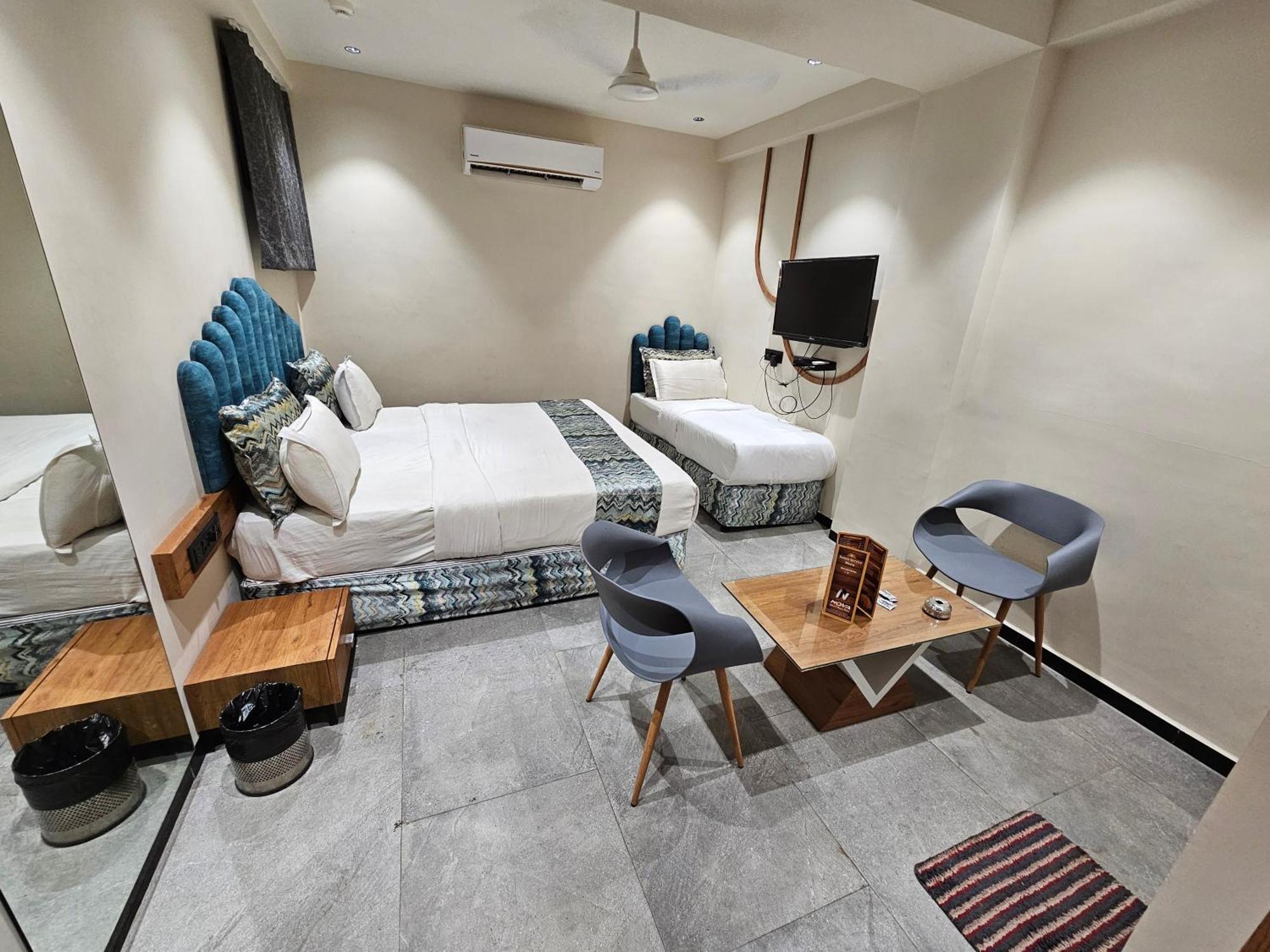 Hotel Nova Palm Rajkot Ngoại thất bức ảnh